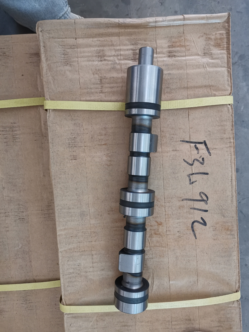 Deutz F3L912 Diesel Engine Spare Parts Camshaft 04231534