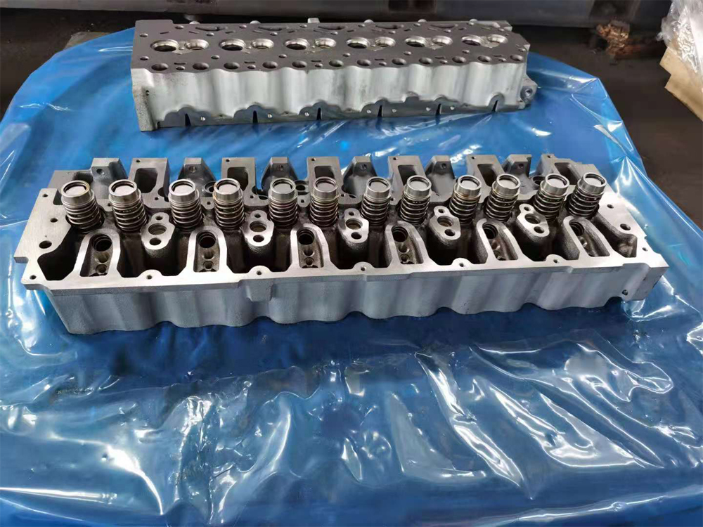 DEUTZ BF6M2012C Engine Parts Cylinder Head Assembly 04285537